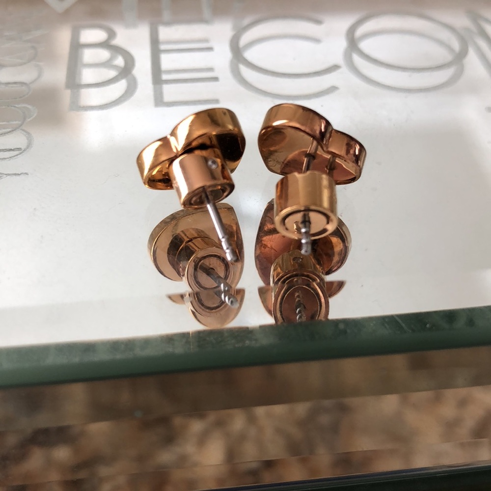 Micheal Kors Heart earrings 💛 - Picture 2 of 3